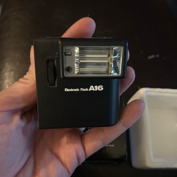 Olympus A16 Electric Flash For Olympus XA - Picture 4 of 5